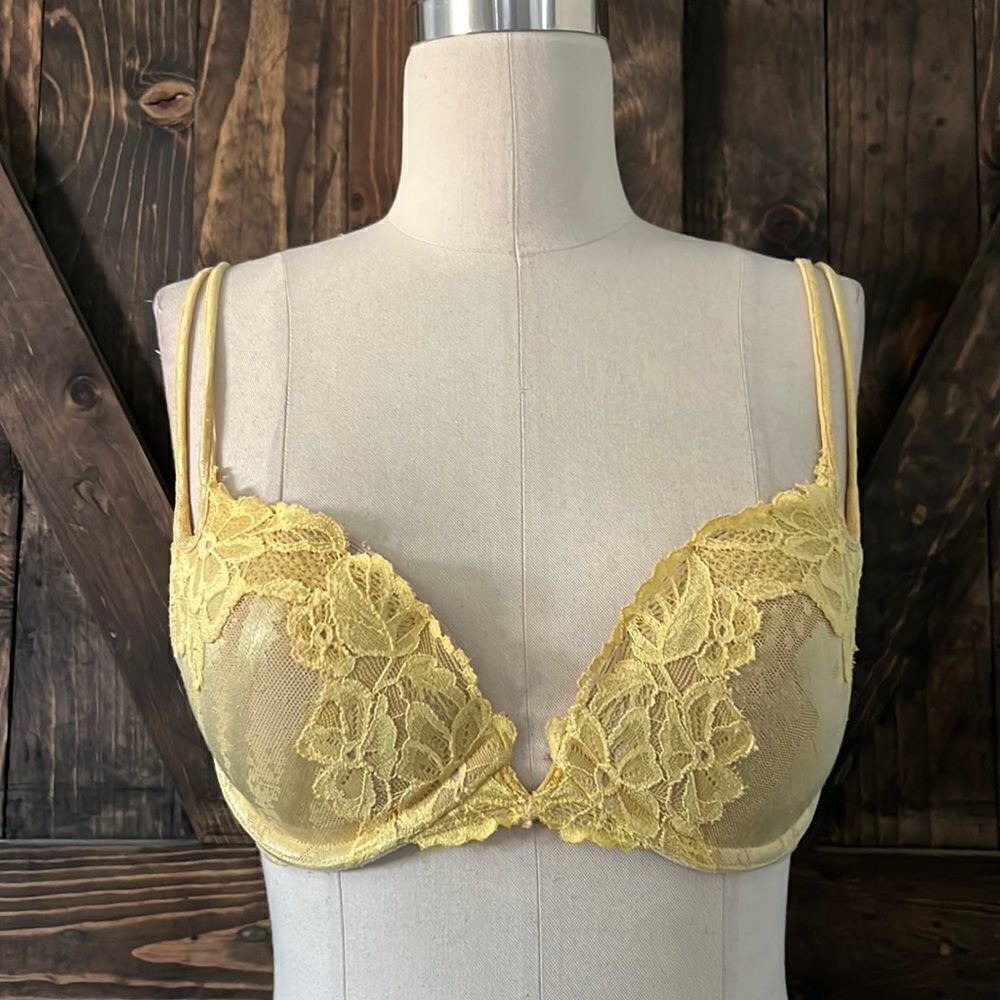Victoria’s Secret Vintage push up light yellow bra Sz-34B